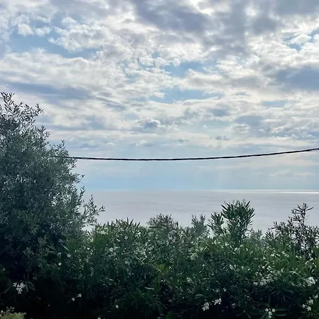 Iris Sea View Villa *