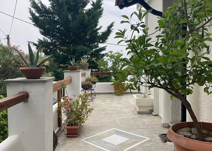 Iris Sea View Villa *